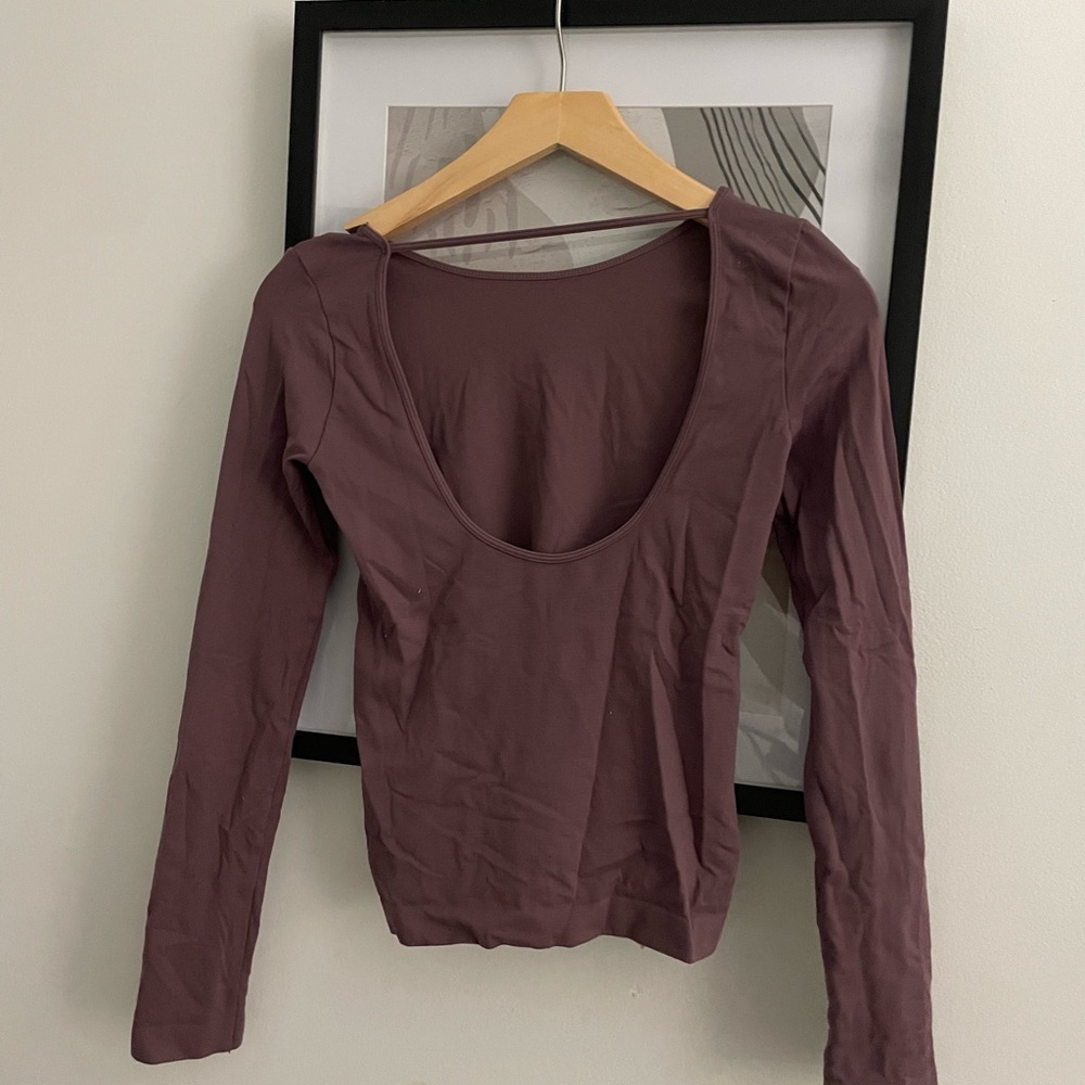 Backless Top - Picture 2 of 3